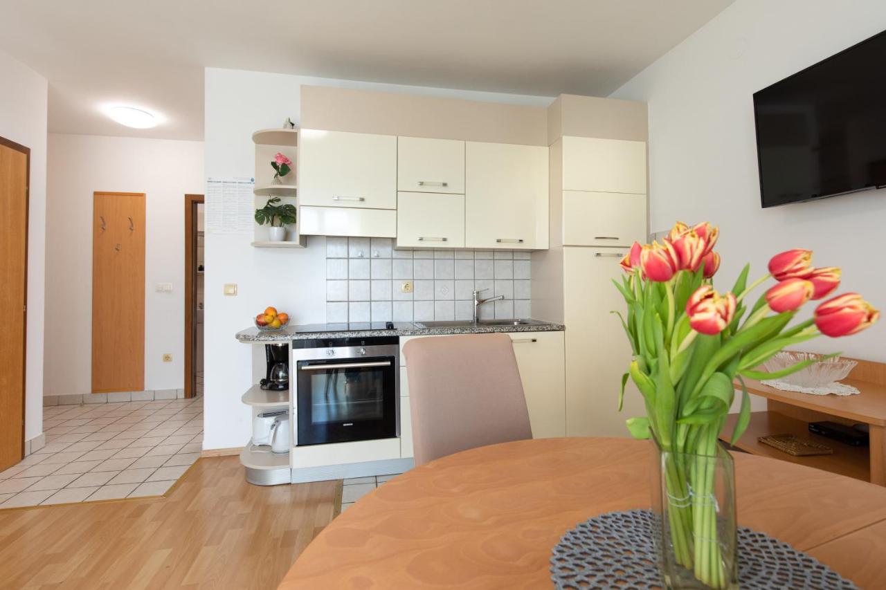 Apartment Filip クルク エクステリア 写真